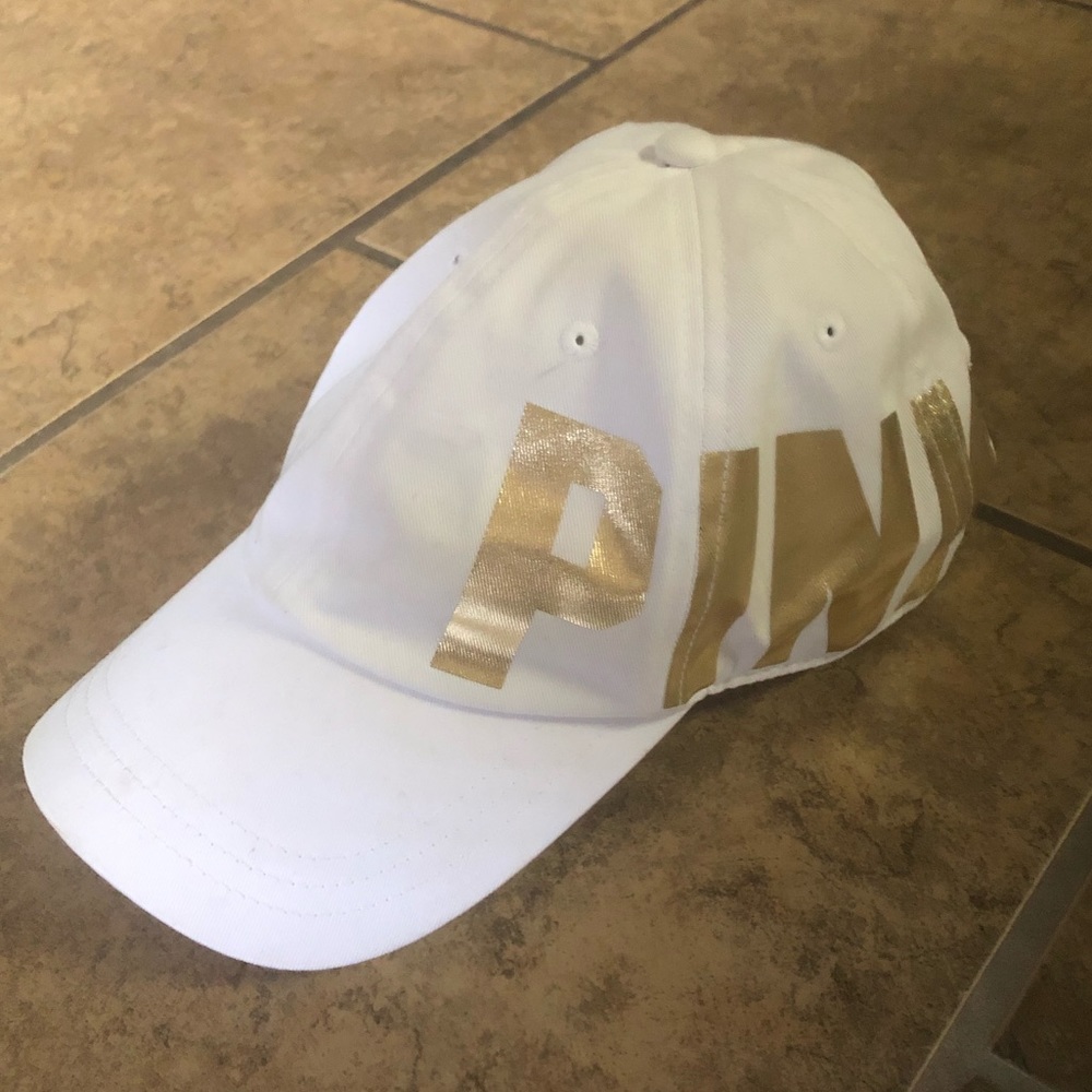 VS PINK baseball hat 💘